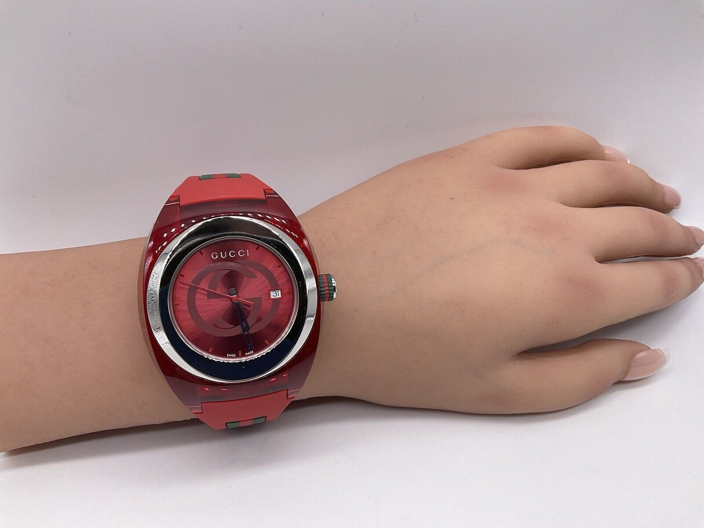 Gucci Sync XXL Quartz Red Dial Red Rubber Strap Unisex Watch - YA137103