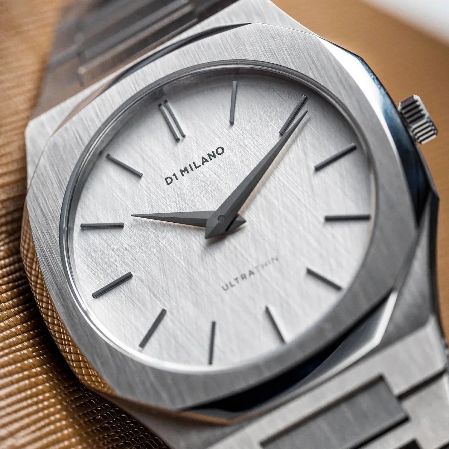 D1 Milano Ultra Thin Linen White Dial Silver Steel Strap Watch for Unisex - D1-UTBJ23