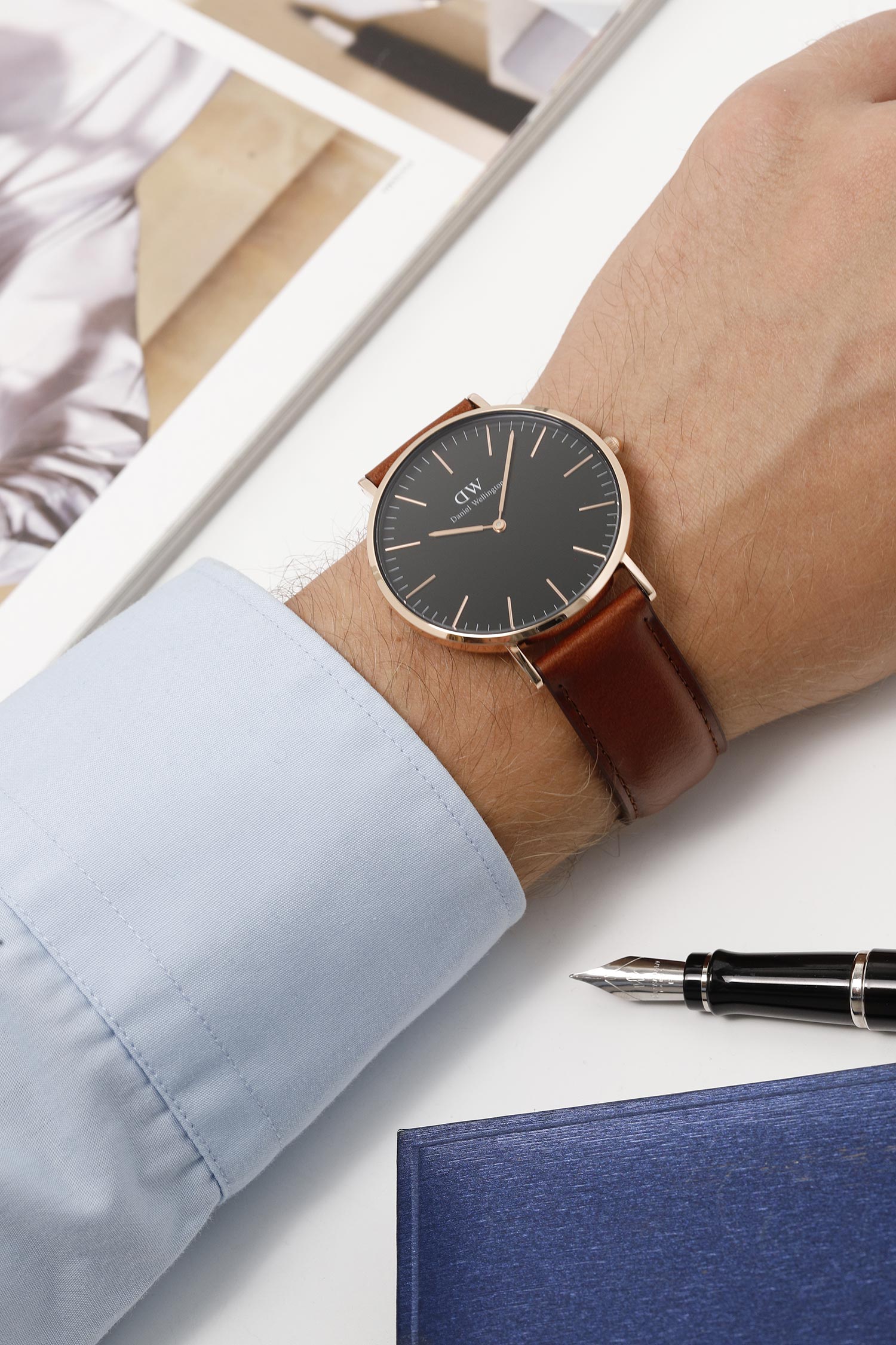 Daniel Wellington Classic St Mawes Black Dial Brown Leather Strap Watch For Men - DW00100124