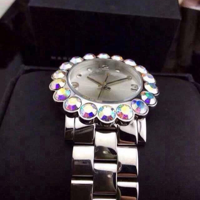 Marc Jacobs Amy Silver Dial Silver Steel Strap Watch for Women - MBM3222