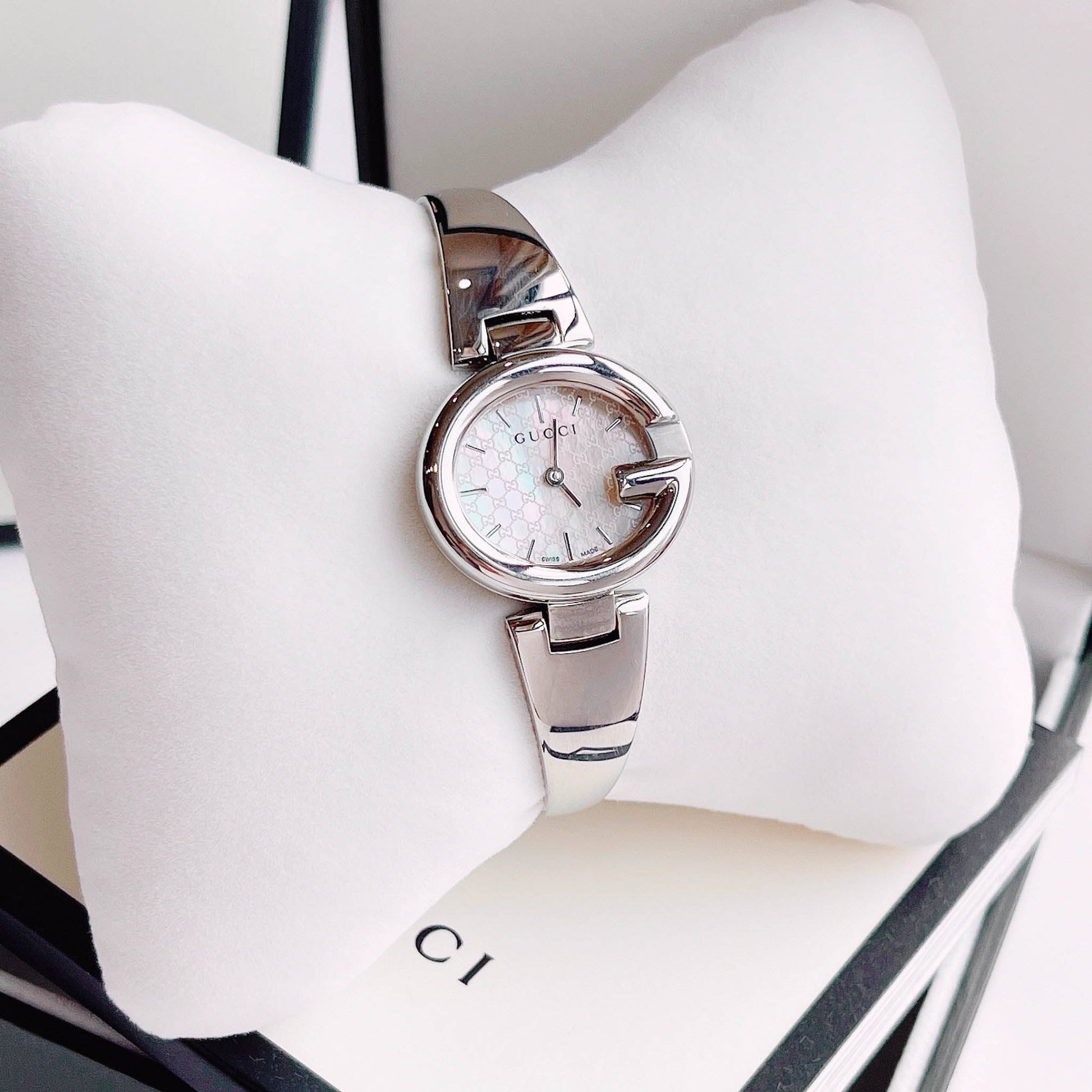 Gucci Guccissima Quartz Silver Dial Silver Steel Strap Watch For Women - YA134511