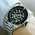Gucci Dive Snake Black Dial Silver Steel Strap Watch For Men - YA136218